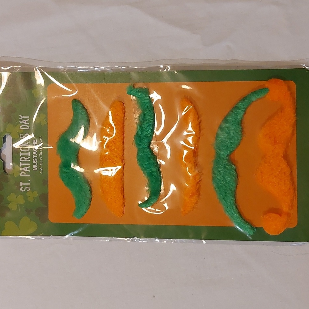 St Patrick's Day Party In A Box EUC - Picture 8 of 11